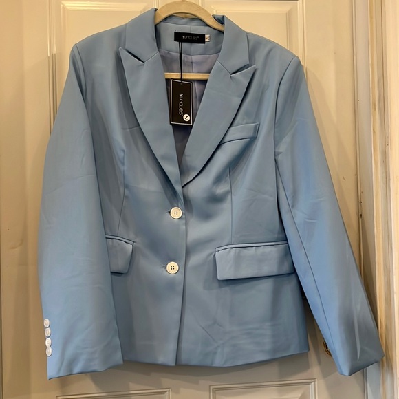 Baby blue suit - Picture 1 of 4
